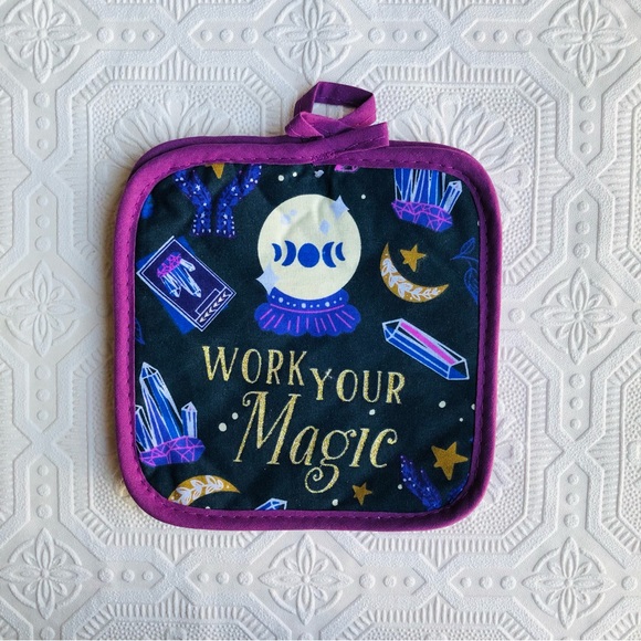 Work Your Magic Halloween Decor 3 pc - Picture 3 of 15